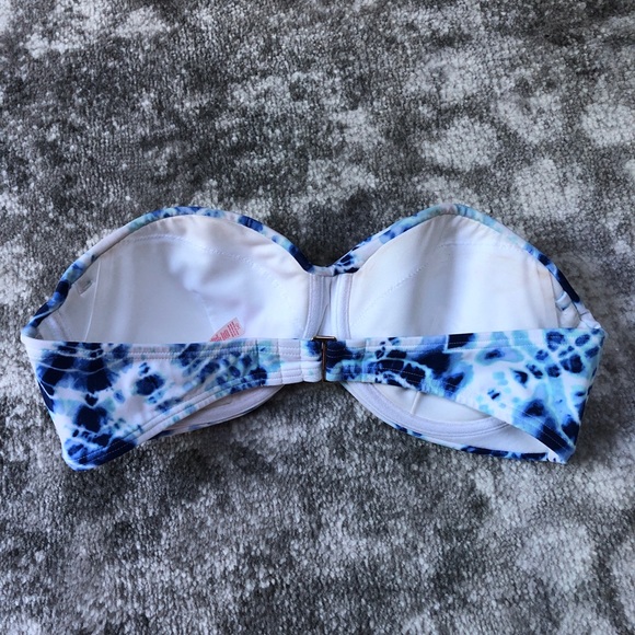 Victoria’s Secret Bikini - Picture 2 of 3